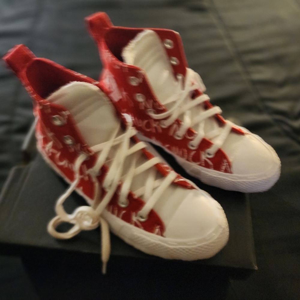Converse - Picture 3 of 4